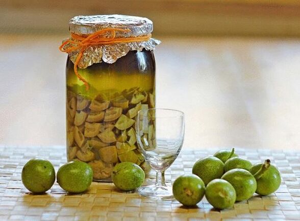 infuso di noci verdi contro i parassiti
